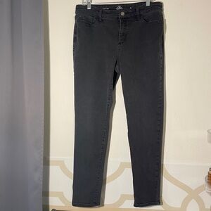 St. John’s Bay Women’s Black Skinny Jeans - Size 12